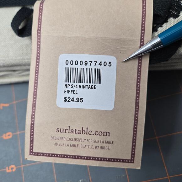 NWT Sur la Table Set of 4 Embroidered Eiffel Tower Paris Napkins Cotton 19 inch - Picture 4 of 8